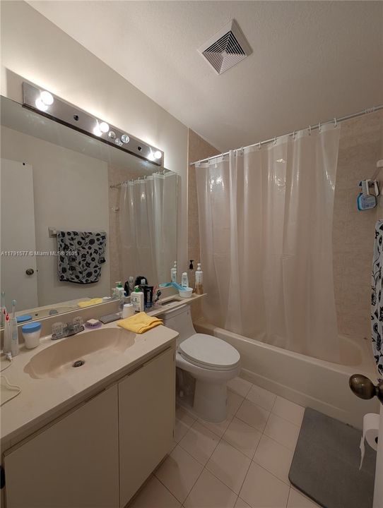 На продажу: $447,800 (2 спален, 2 ванн, 1206 Квадратных фут)