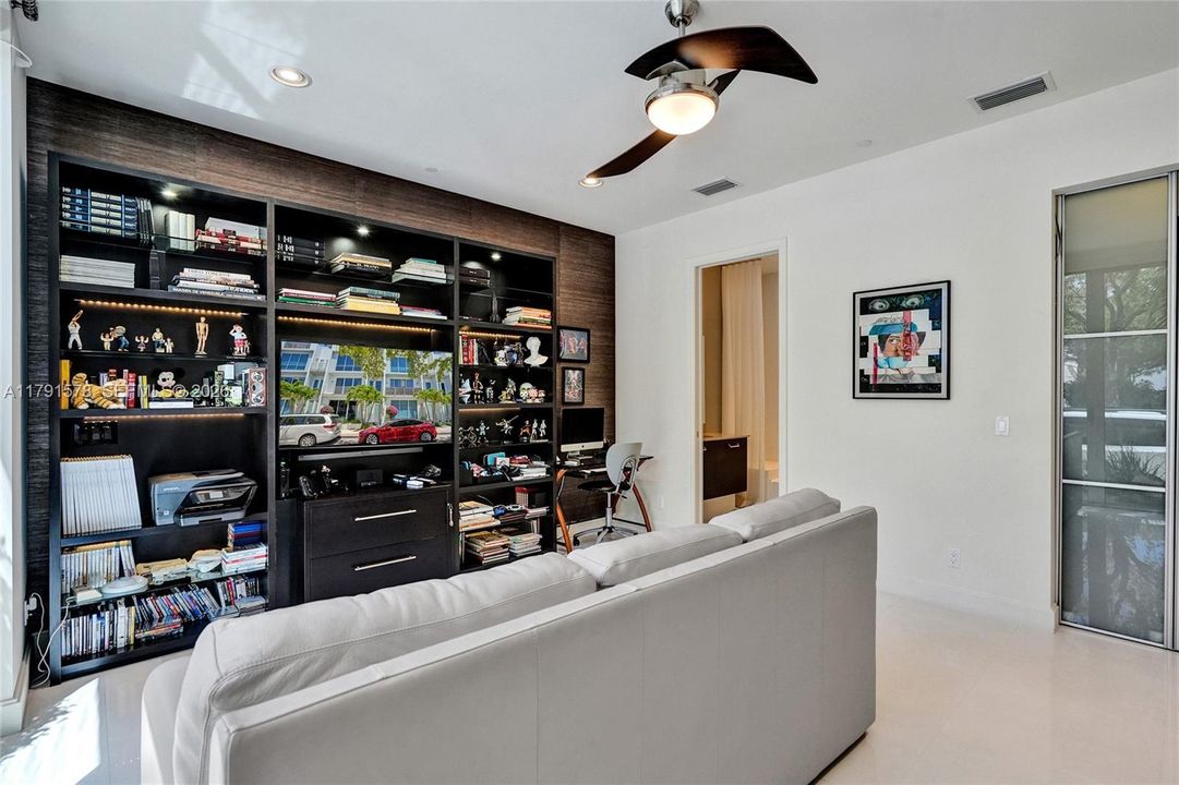 For Sale: $1,395,000 (3 beds, 3 baths, 2847 Square Feet)