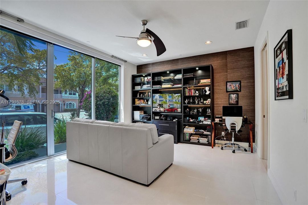 For Sale: $1,395,000 (3 beds, 3 baths, 2847 Square Feet)