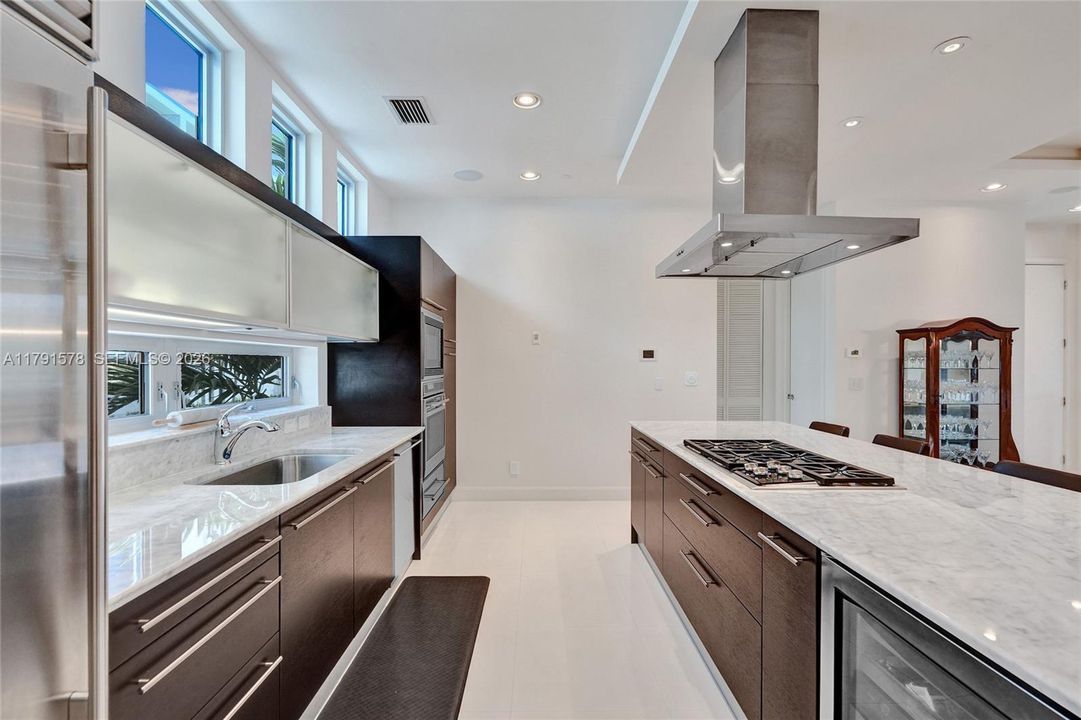 For Sale: $1,395,000 (3 beds, 3 baths, 2847 Square Feet)