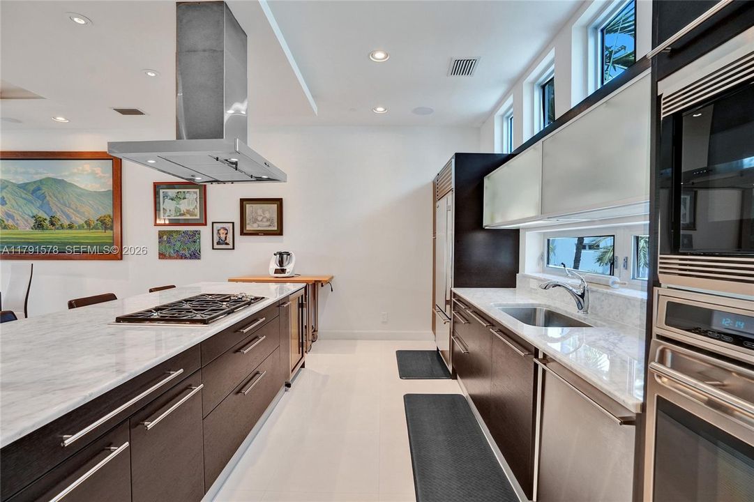 For Sale: $1,395,000 (3 beds, 3 baths, 2847 Square Feet)