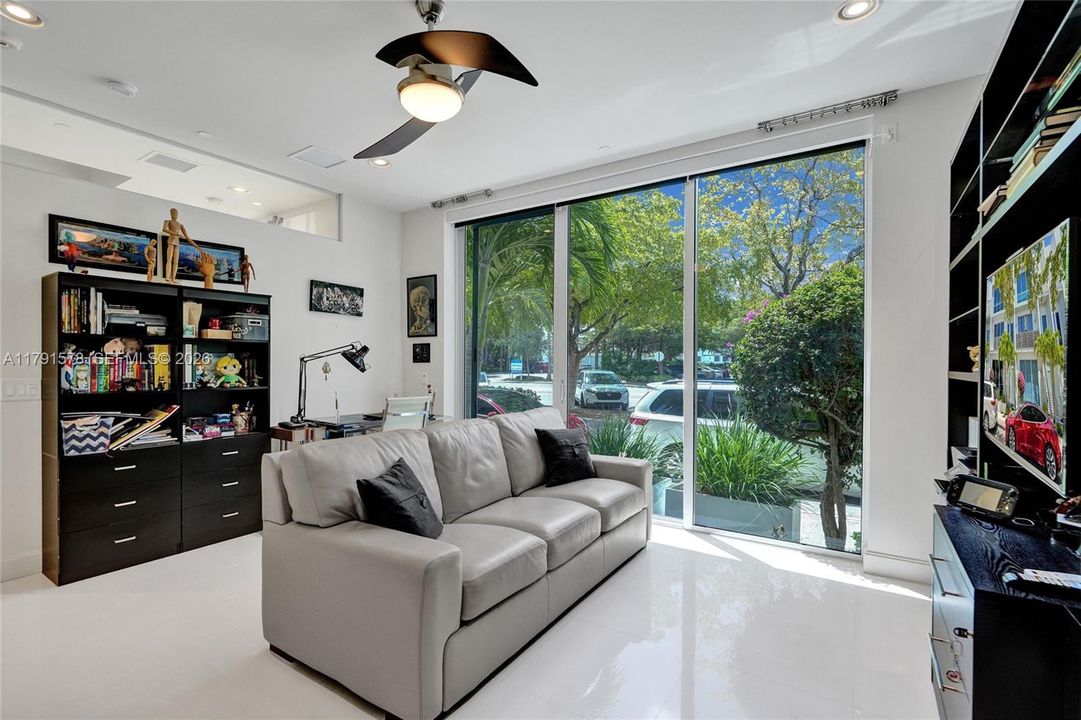 For Sale: $1,395,000 (3 beds, 3 baths, 2847 Square Feet)