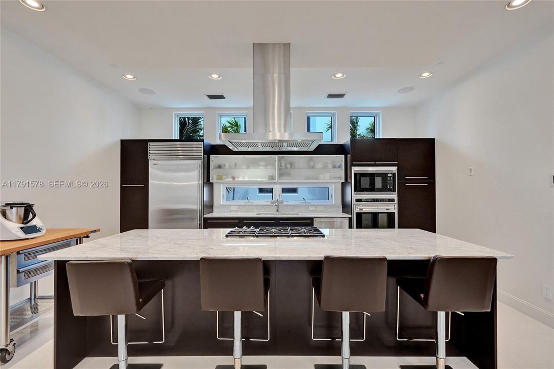 For Sale: $1,395,000 (3 beds, 3 baths, 2847 Square Feet)