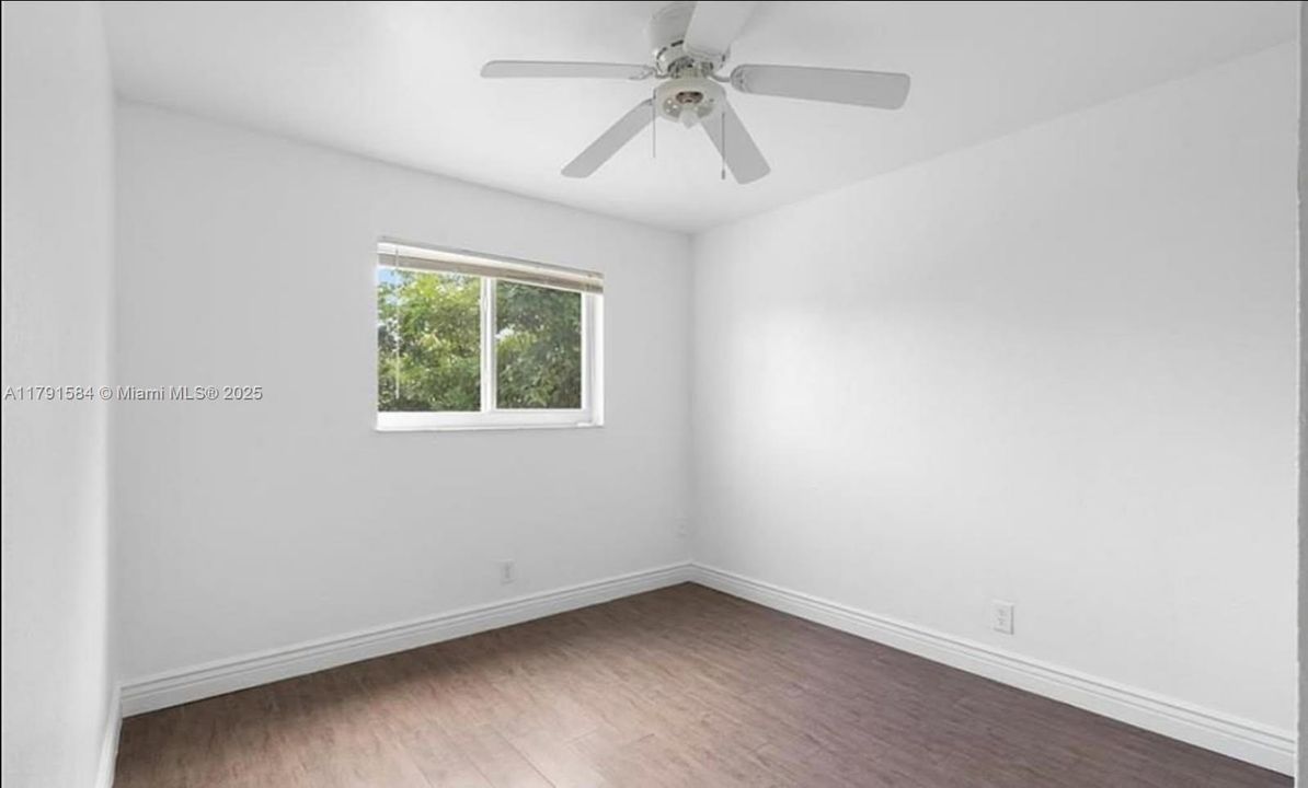 На продажу: $332,000 (3 спален, 2 ванн, 1400 Квадратных фут)