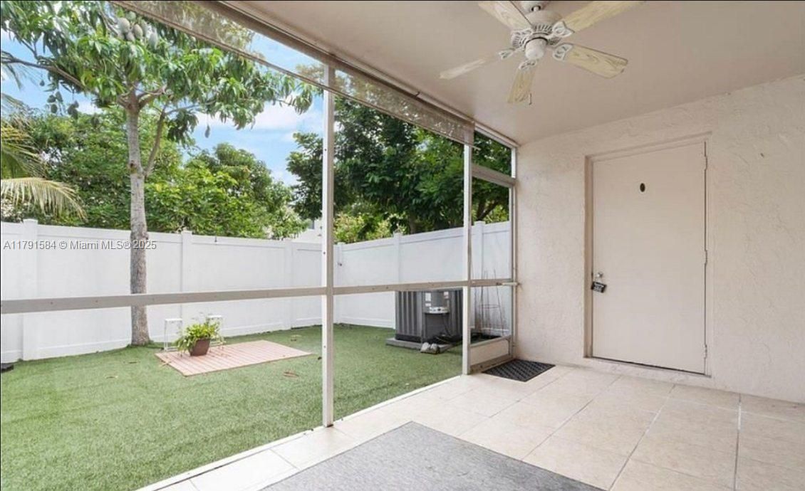 На продажу: $332,000 (3 спален, 2 ванн, 1400 Квадратных фут)