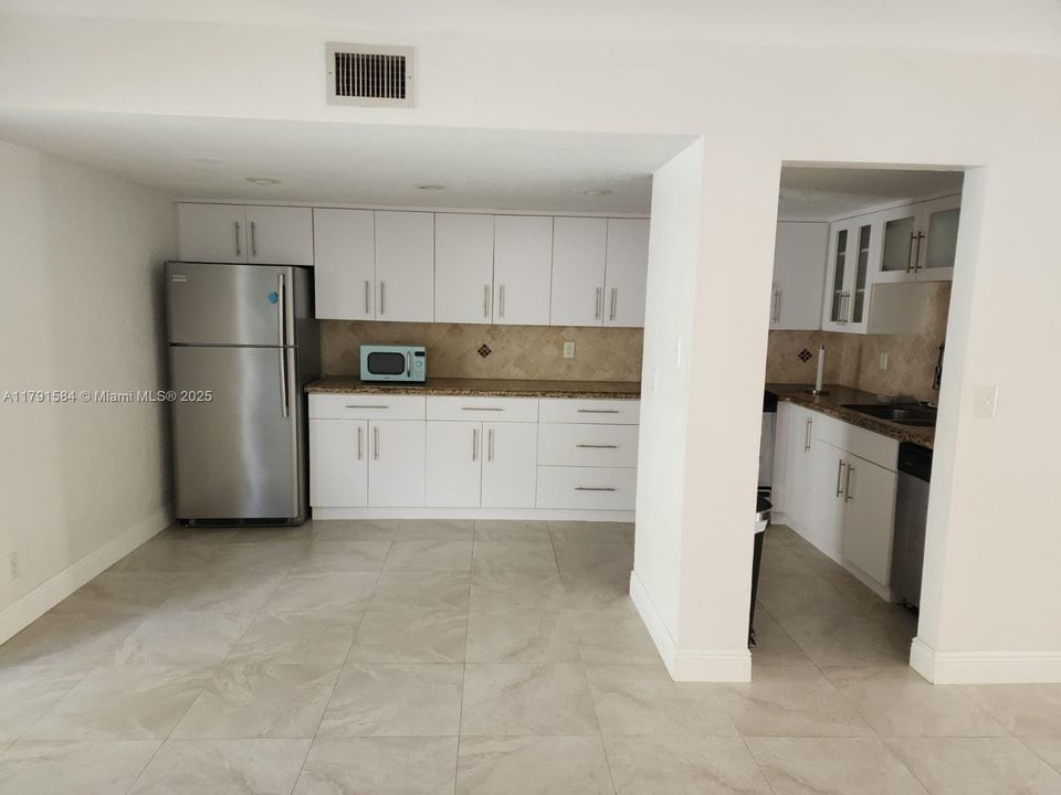 На продажу: $332,000 (3 спален, 2 ванн, 1400 Квадратных фут)