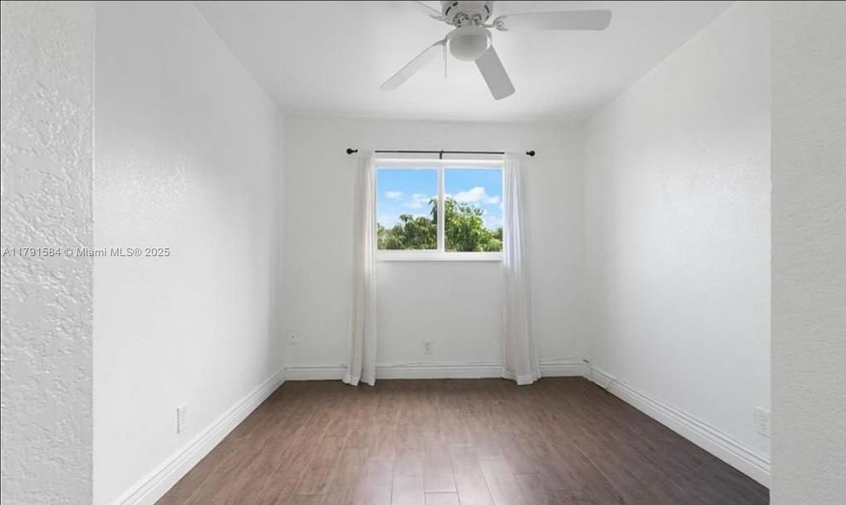 На продажу: $332,000 (3 спален, 2 ванн, 1400 Квадратных фут)