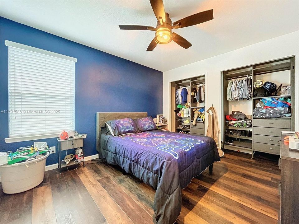 待售: $595,000 (5 贝兹, 3 浴室, 3509 平方英尺)