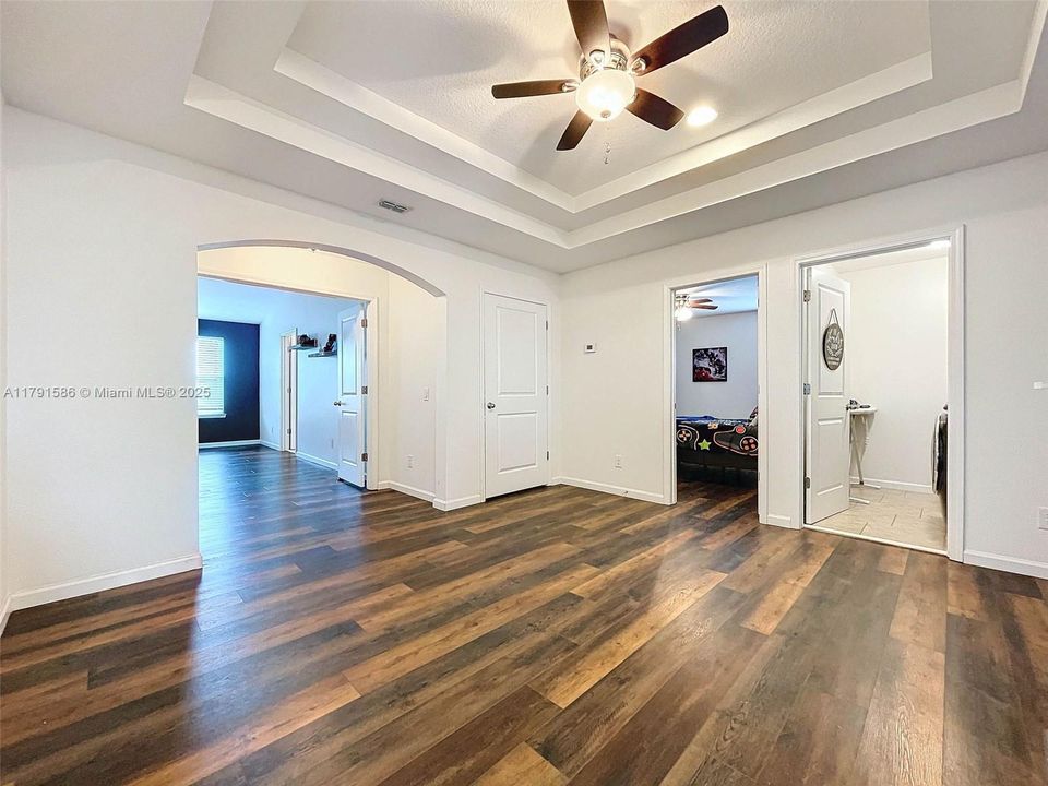 待售: $595,000 (5 贝兹, 3 浴室, 3509 平方英尺)