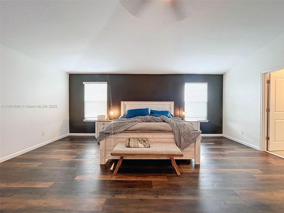 待售: $595,000 (5 贝兹, 3 浴室, 3509 平方英尺)