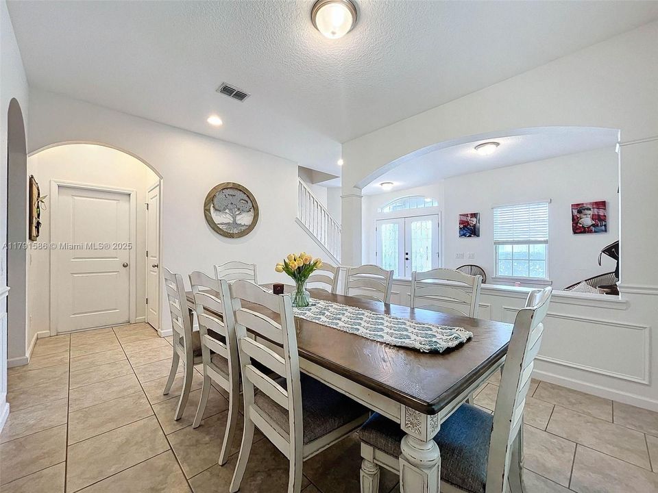 待售: $595,000 (5 贝兹, 3 浴室, 3509 平方英尺)