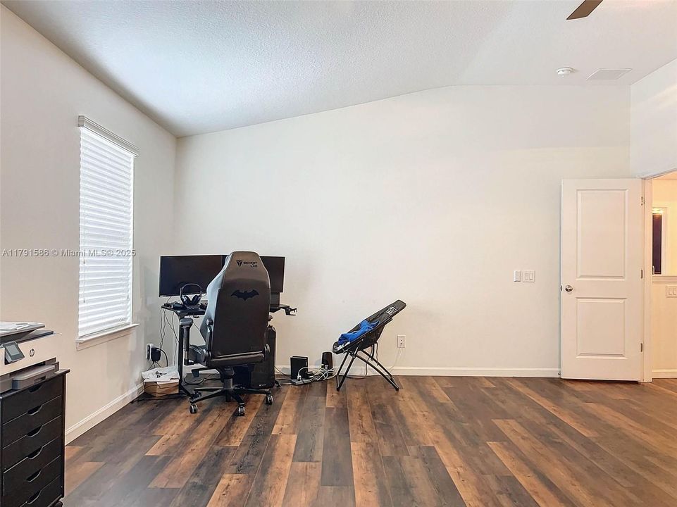 待售: $595,000 (5 贝兹, 3 浴室, 3509 平方英尺)