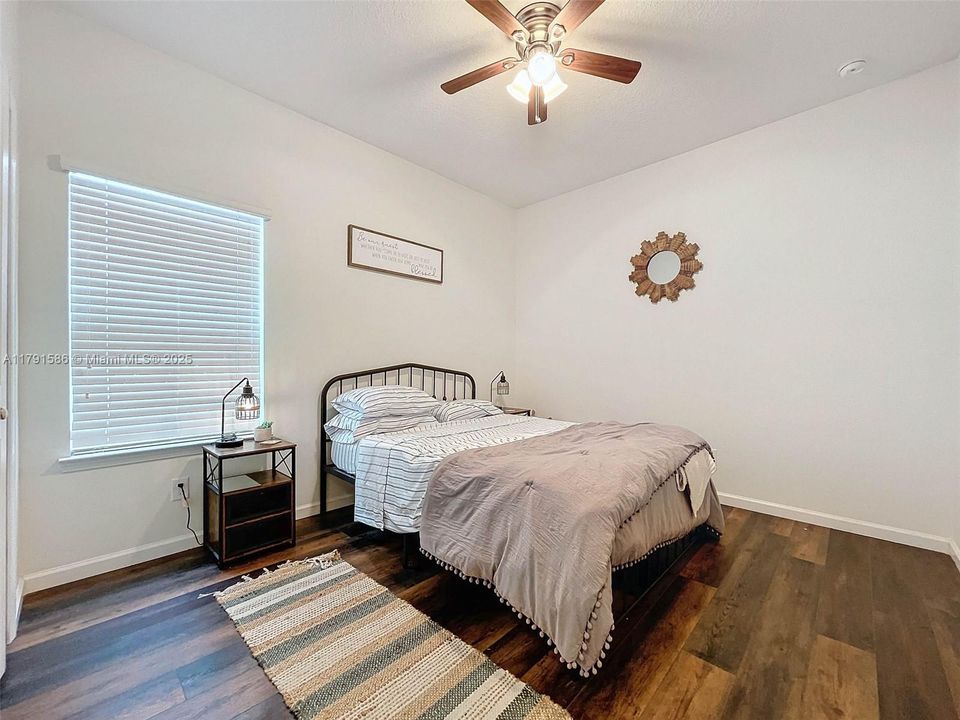 待售: $595,000 (5 贝兹, 3 浴室, 3509 平方英尺)