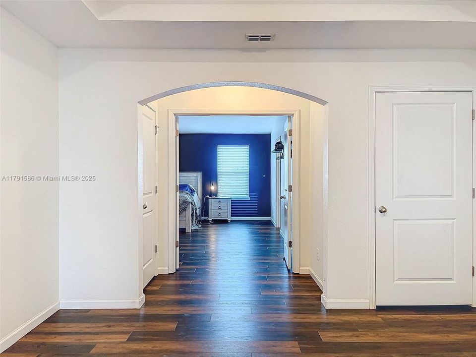 待售: $595,000 (5 贝兹, 3 浴室, 3509 平方英尺)