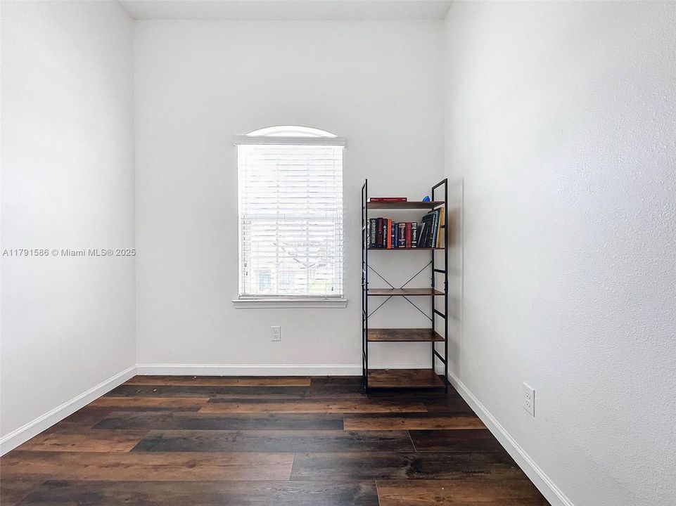 待售: $595,000 (5 贝兹, 3 浴室, 3509 平方英尺)