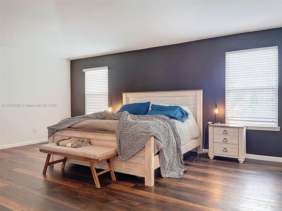 待售: $595,000 (5 贝兹, 3 浴室, 3509 平方英尺)