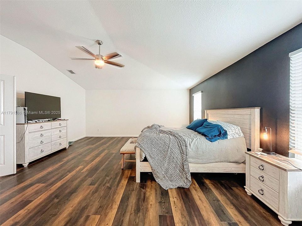 待售: $595,000 (5 贝兹, 3 浴室, 3509 平方英尺)