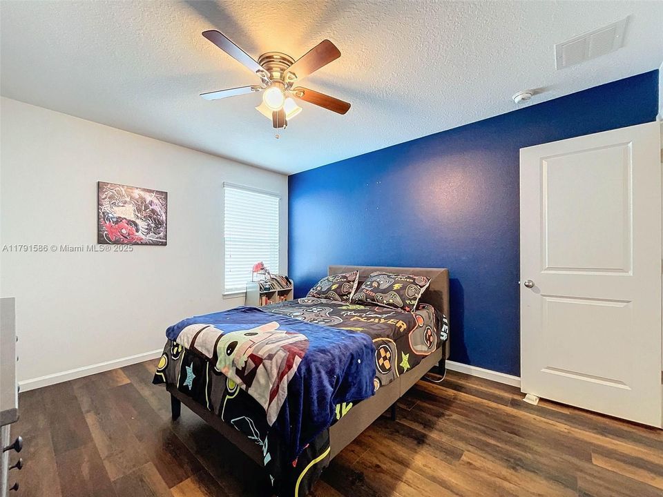 待售: $595,000 (5 贝兹, 3 浴室, 3509 平方英尺)