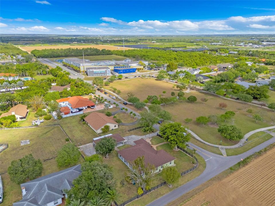 En Venta: $955,999 (4 camas, 3 baños, 3067 Pies cuadrados)