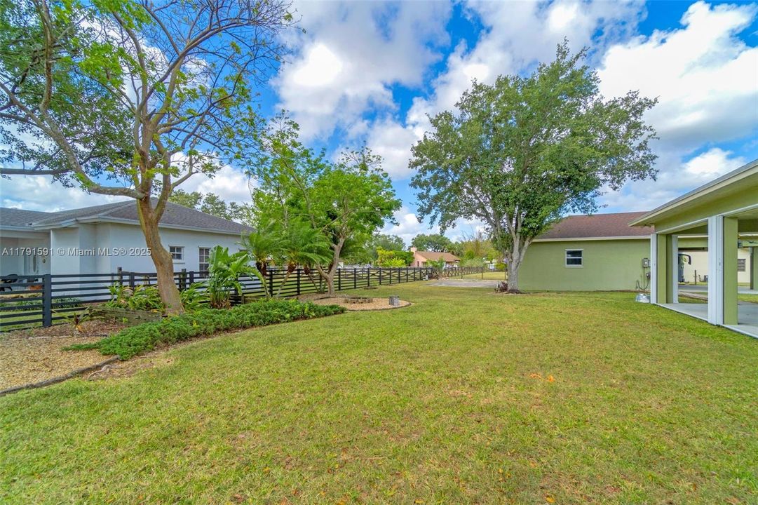 En Venta: $955,999 (4 camas, 3 baños, 3067 Pies cuadrados)