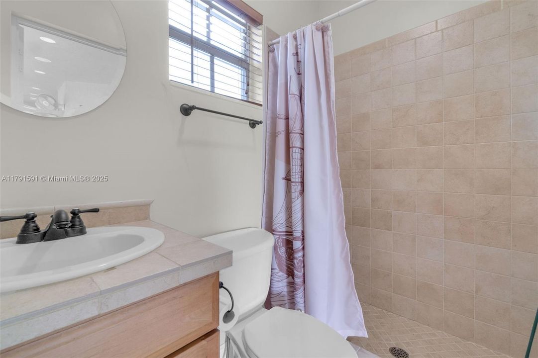 En Venta: $955,999 (4 camas, 3 baños, 3067 Pies cuadrados)