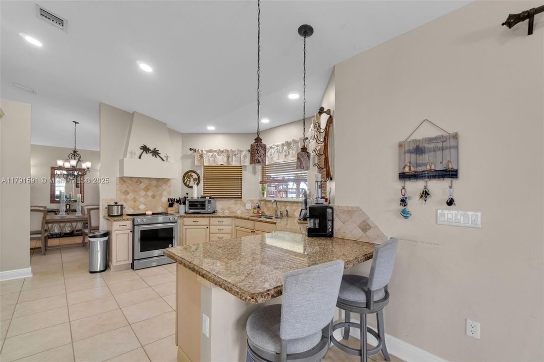 En Venta: $955,999 (4 camas, 3 baños, 3067 Pies cuadrados)