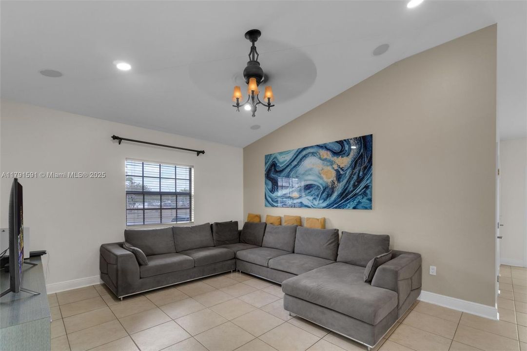 En Venta: $955,999 (4 camas, 3 baños, 3067 Pies cuadrados)