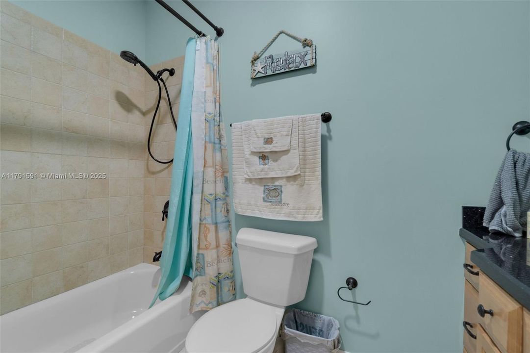 En Venta: $955,999 (4 camas, 3 baños, 3067 Pies cuadrados)