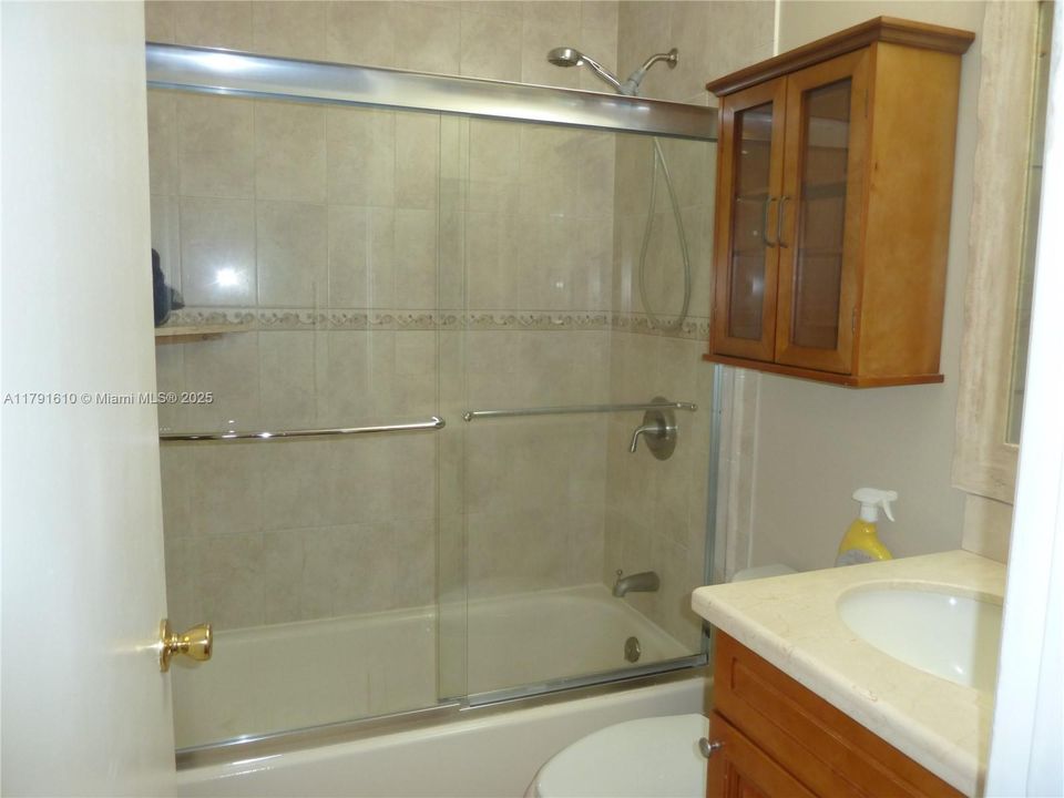 Недавно продано: $455,000 (3 спален, 2 ванн, 1263 Квадратных фут)