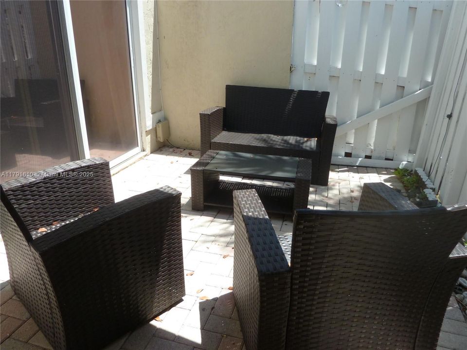 Недавно продано: $455,000 (3 спален, 2 ванн, 1263 Квадратных фут)