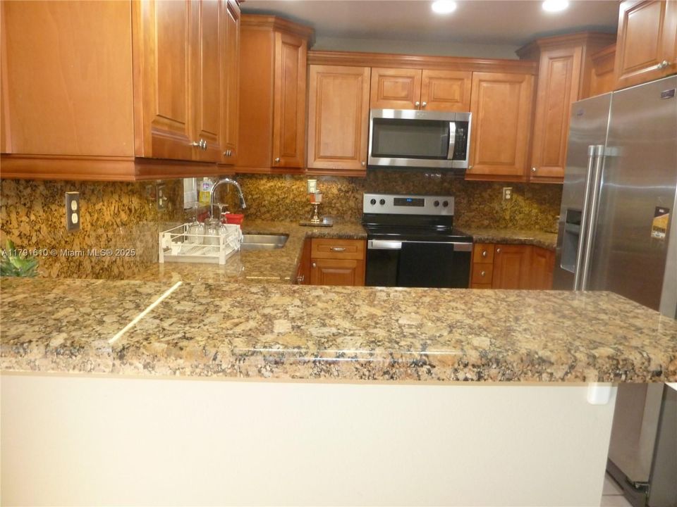 Недавно продано: $455,000 (3 спален, 2 ванн, 1263 Квадратных фут)