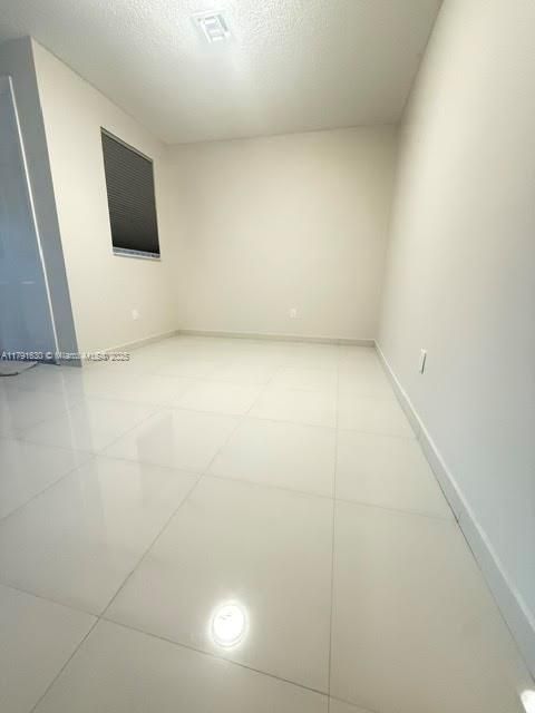 Vendido Recientemente: $345,000 (3 camas, 2 baños, 1584 Pies cuadrados)