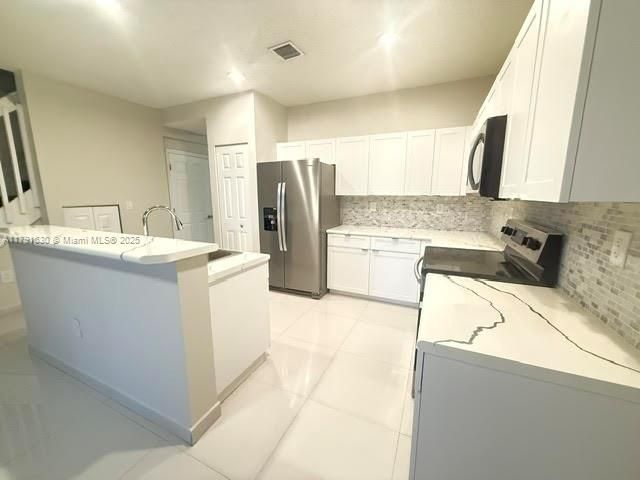 Vendido Recientemente: $345,000 (3 camas, 2 baños, 1584 Pies cuadrados)