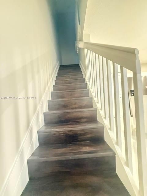 Vendido Recientemente: $345,000 (3 camas, 2 baños, 1584 Pies cuadrados)