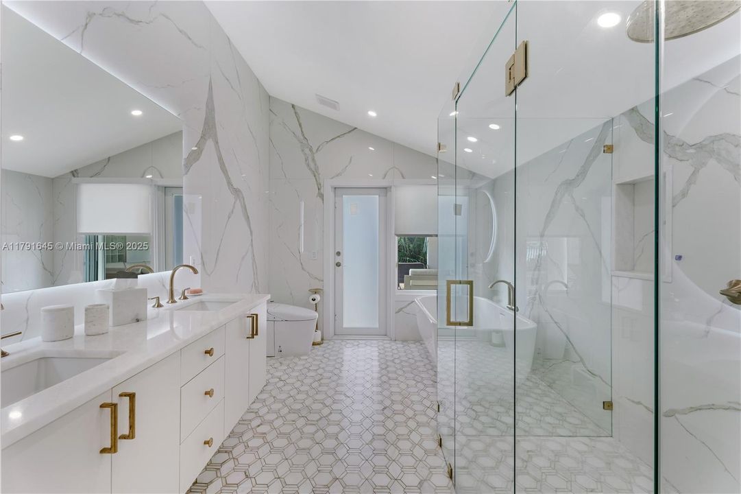 For Sale: $1,990,000 (4 beds, 4 baths, 2981 Square Feet)