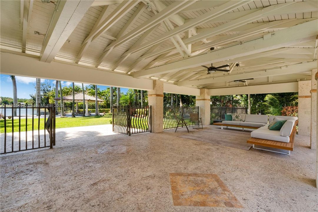 For Sale: $1,990,000 (4 beds, 4 baths, 2981 Square Feet)