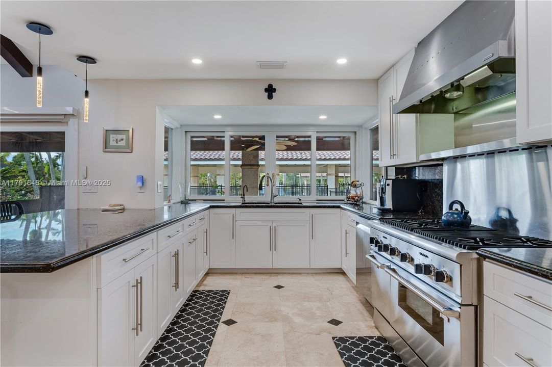 For Sale: $1,990,000 (4 beds, 4 baths, 2981 Square Feet)