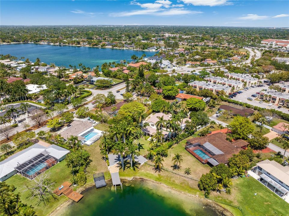 For Sale: $1,990,000 (4 beds, 4 baths, 2981 Square Feet)