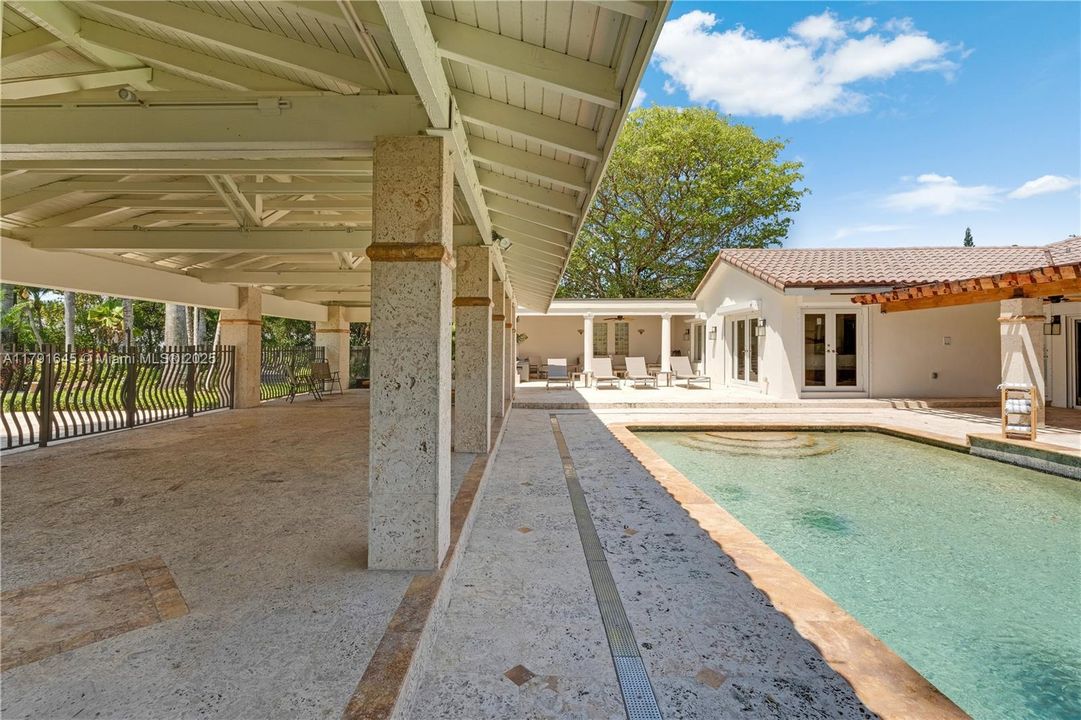 For Sale: $1,990,000 (4 beds, 4 baths, 2981 Square Feet)