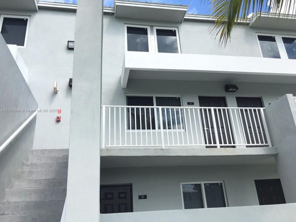 For Sale: $299,800 (3 beds, 1 baths, 1026 Square Feet)