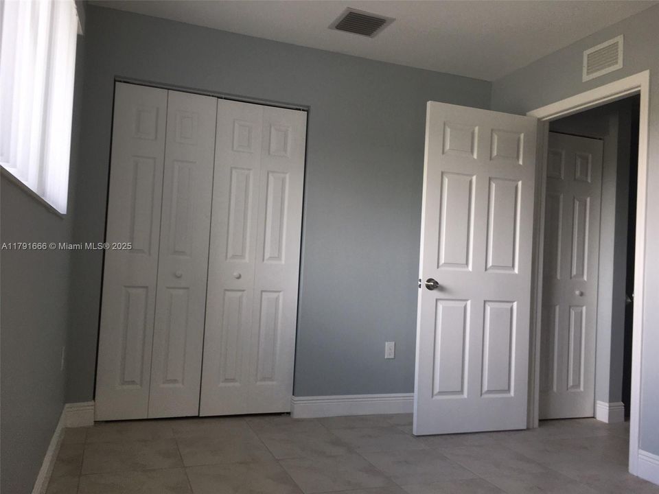 For Sale: $299,800 (3 beds, 1 baths, 1026 Square Feet)