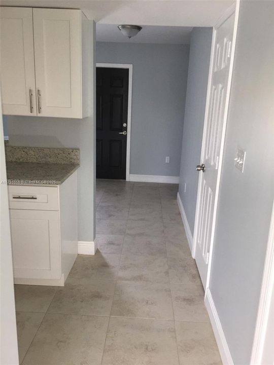 For Sale: $299,800 (3 beds, 1 baths, 1026 Square Feet)