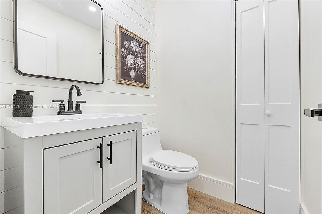 For Rent: $30,000 (3 beds, 2 baths, 2020 Square Feet)