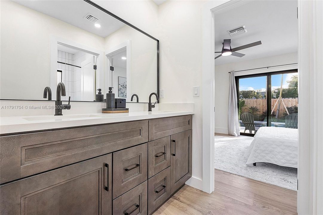 For Rent: $30,000 (3 beds, 2 baths, 2020 Square Feet)