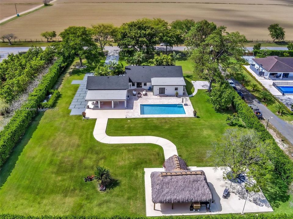 For Sale: $1,365,000 (5 beds, 4 baths, 2912 Square Feet)