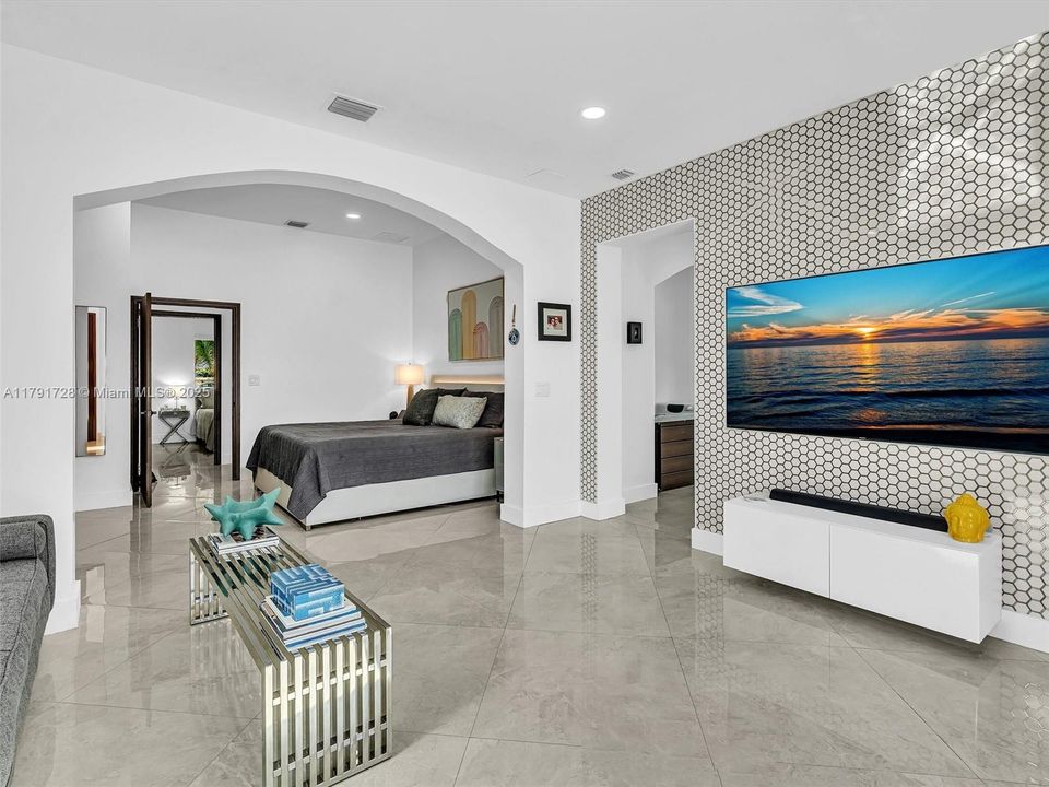 For Sale: $1,365,000 (5 beds, 4 baths, 2912 Square Feet)