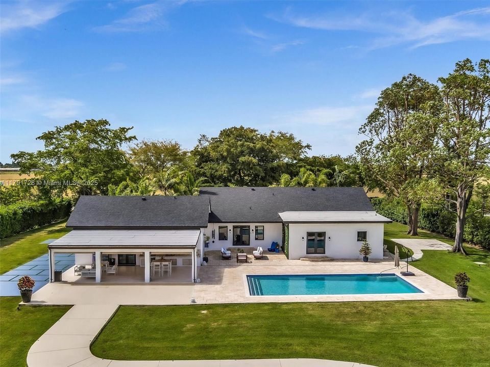 For Sale: $1,365,000 (5 beds, 4 baths, 2912 Square Feet)