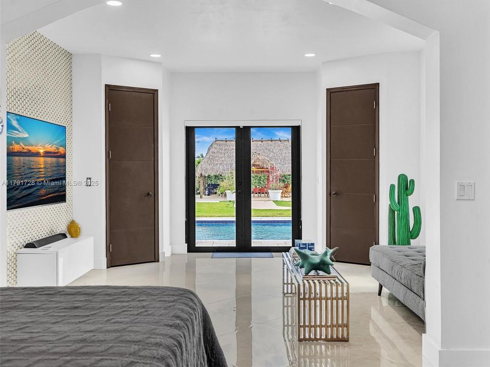 For Sale: $1,365,000 (5 beds, 4 baths, 2912 Square Feet)