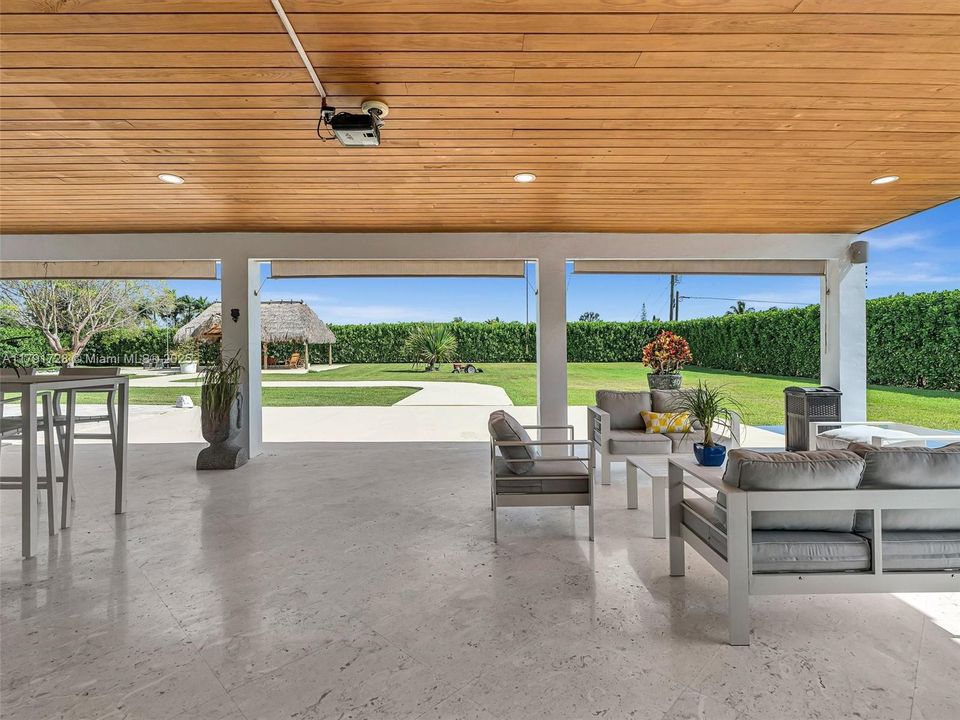 For Sale: $1,365,000 (5 beds, 4 baths, 2912 Square Feet)