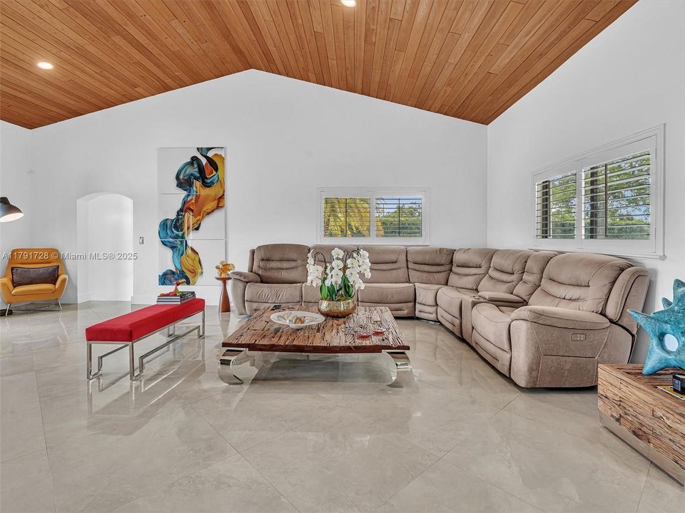 For Sale: $1,365,000 (5 beds, 4 baths, 2912 Square Feet)